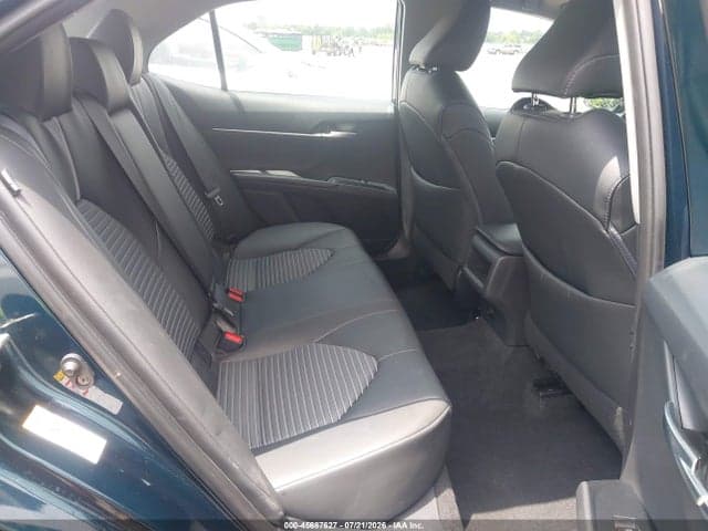 2018 TOYOTA CAMRY SE 8