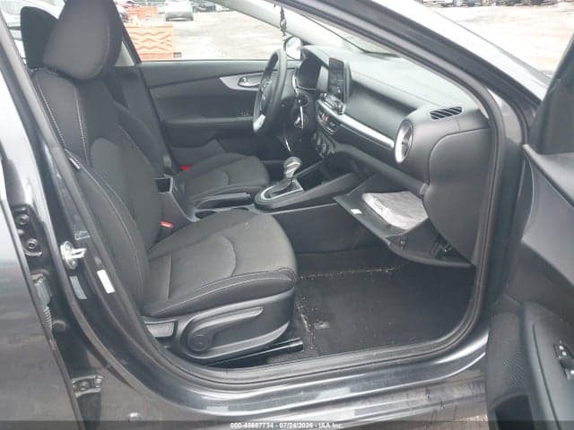 2024 KIA FORTE LXS 5