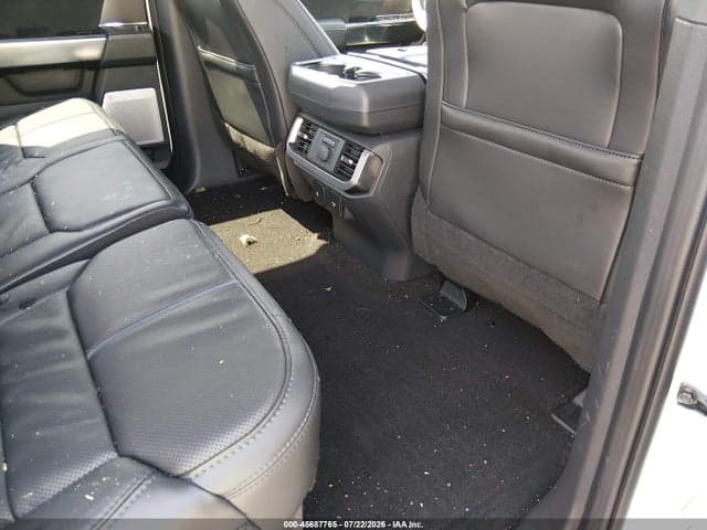 2025 FORD F-150 PLATINUM 8