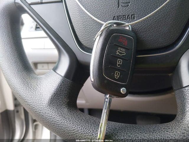 2017 HYUNDAI SONATA SE 11
