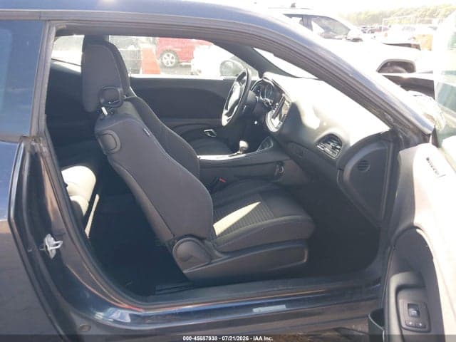 2018 DODGE CHALLENGER SXT 5