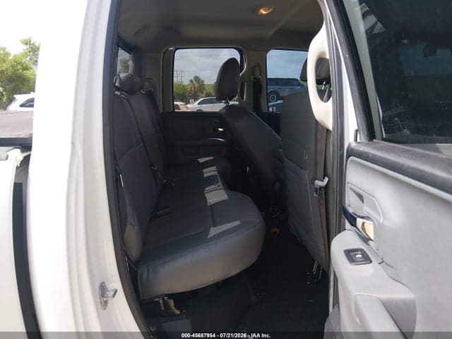 2017 RAM 1500 SLT 4X2 6'4 BOX 8