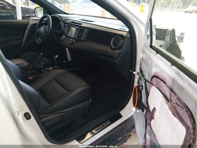 2017 TOYOTA RAV4 SE 5
