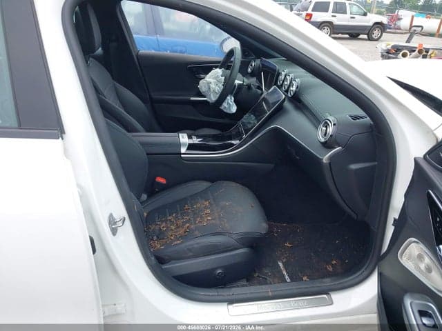 2025 MERCEDES-BENZ C 300 5