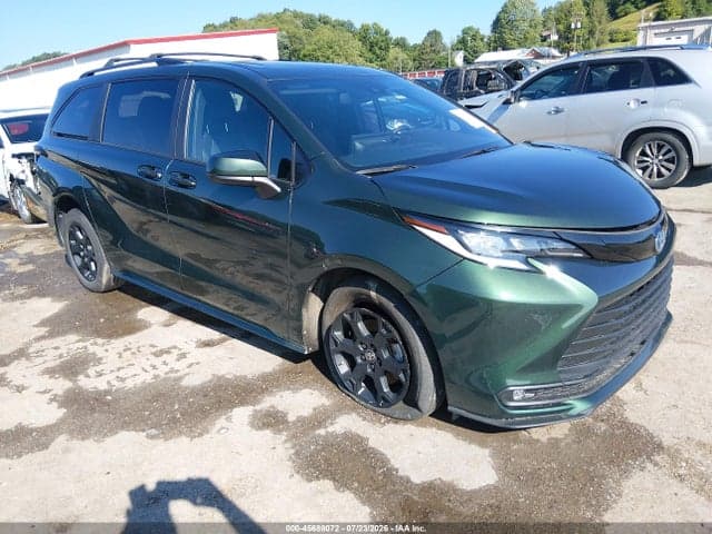 2025 TOYOTA SIENNA WOODLAND EDITION - 1