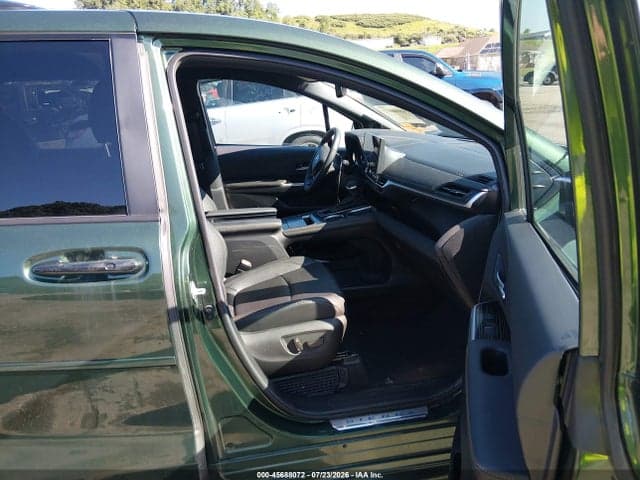 2025 TOYOTA SIENNA WOODLAND EDITION 5