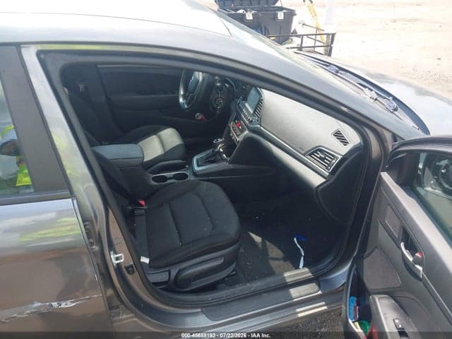 2018 HYUNDAI ELANTRA SE 5