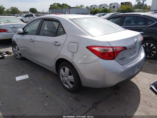 2018 TOYOTA COROLLA LE 4