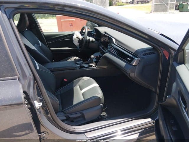 2025 TOYOTA CAMRY SE 5