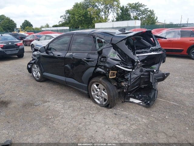 2024 HYUNDAI KONA SE 3