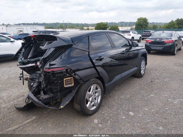 2024 HYUNDAI KONA SE 4