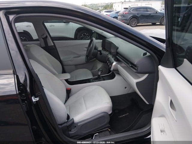 2024 HYUNDAI KONA SE 5