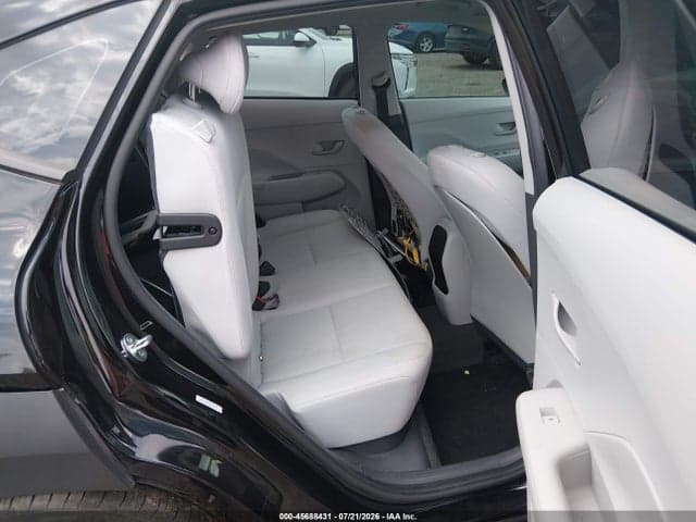 2024 HYUNDAI KONA SE 8