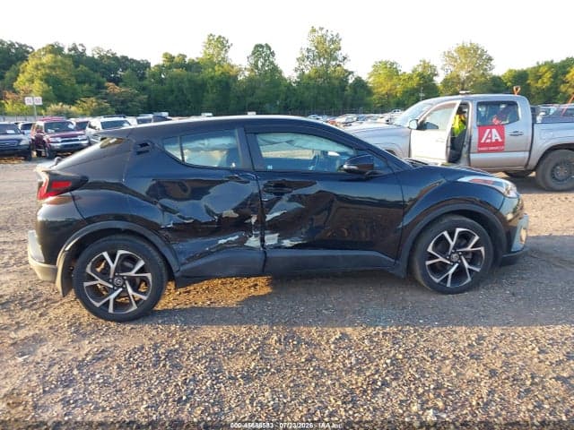 2018 TOYOTA C-HR XLE 13