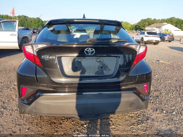 2018 TOYOTA C-HR XLE 16