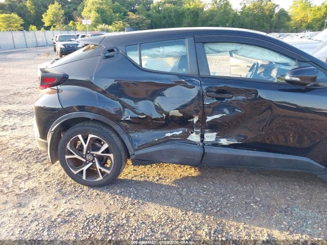 2018 TOYOTA C-HR XLE 19