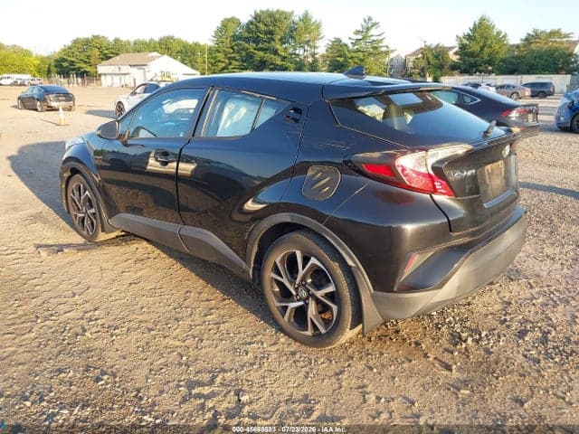 2018 TOYOTA C-HR XLE 3