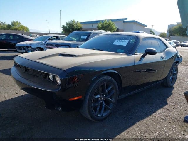 2022 DODGE CHALLENGER SXT 2