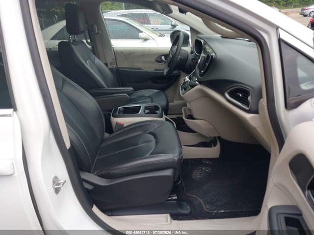 2023 CHRYSLER PACIFICA TOURING L 5