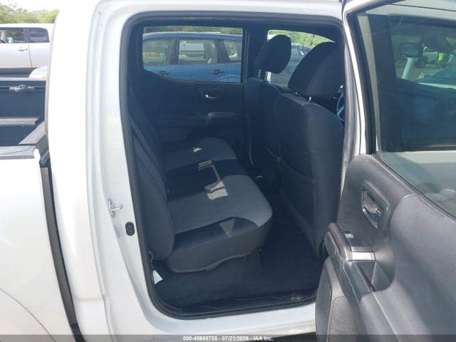 2022 TOYOTA TACOMA SR5 V6 8