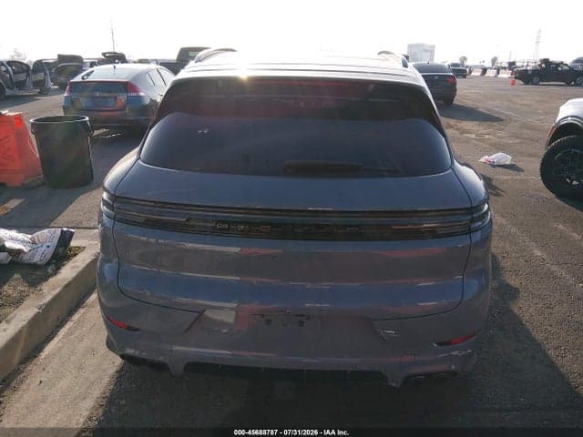 2026 PORSCHE CAYENNE GTS 15