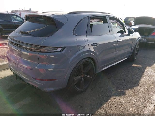 2026 PORSCHE CAYENNE GTS 4