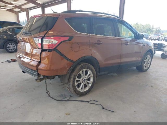 2017 FORD ESCAPE SE 4