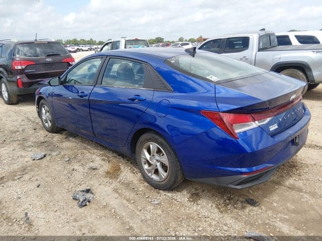 2023 HYUNDAI ELANTRA SE 3