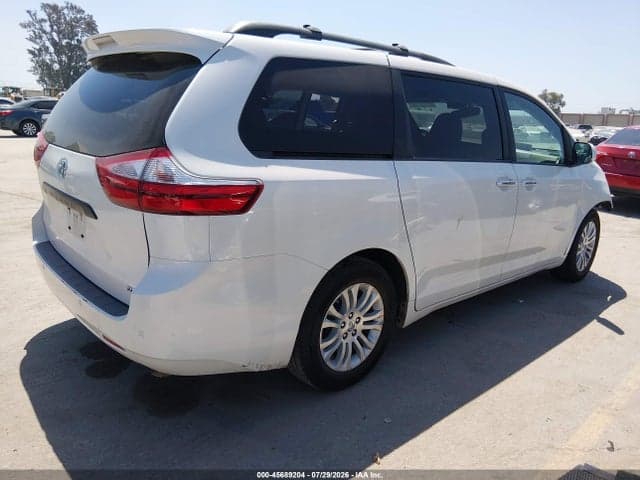 2017 TOYOTA SIENNA XLE 8 PASSENGER 4
