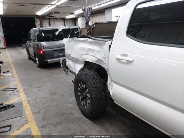 2018 TOYOTA TACOMA SR V6 6