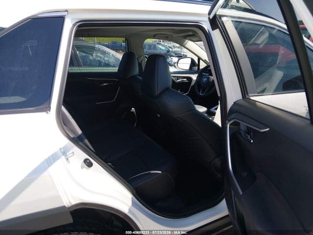 2025 TOYOTA RAV4 XLE PREMIUM 8