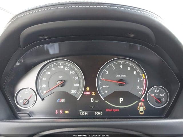 2020 BMW M4 CS 7