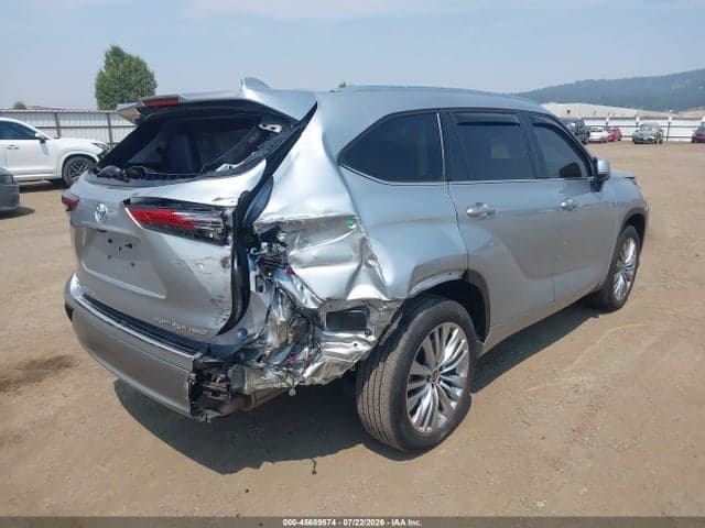 2023 TOYOTA HIGHLANDER PLATINUM 4