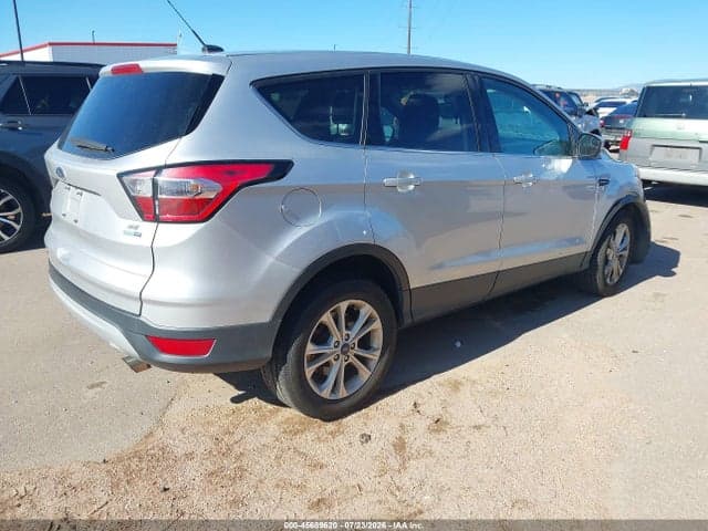 2017 FORD ESCAPE SE 4