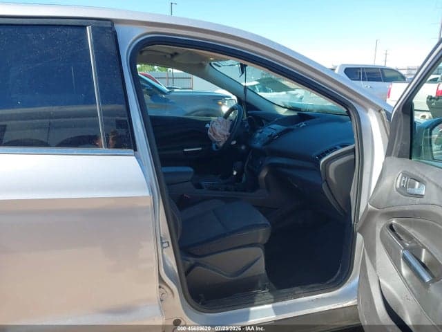 2017 FORD ESCAPE SE 5