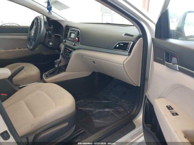 2017 HYUNDAI ELANTRA SE 5