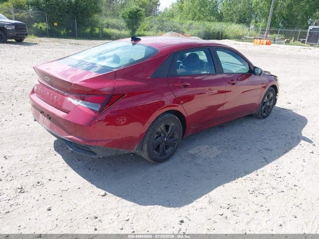 2023 HYUNDAI ELANTRA SEL 4