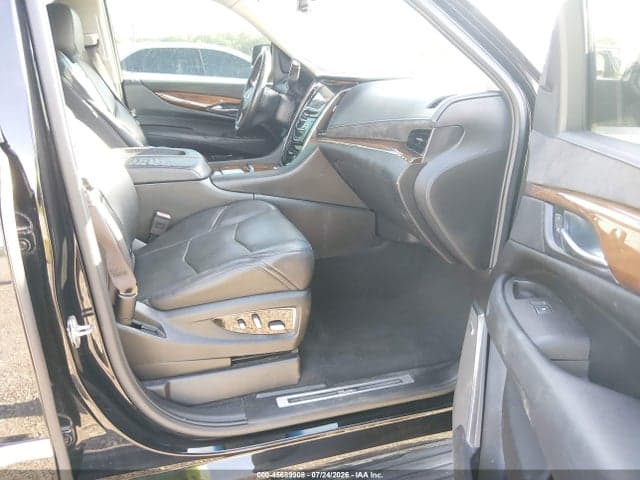 2017 CADILLAC ESCALADE ESV LUXURY 5