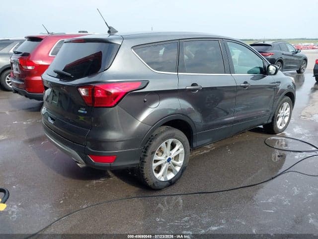 2019 FORD ESCAPE SE 4