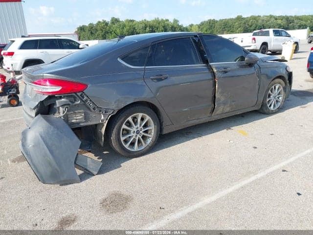 2017 FORD FUSION SE 4