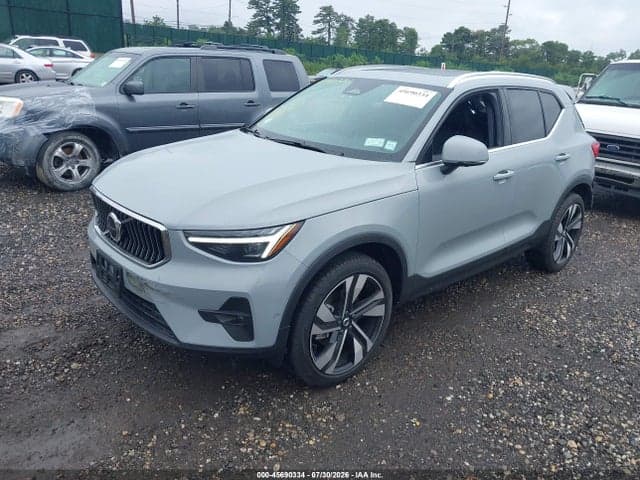 2025 VOLVO XC40 B5 ULTRA BRIGHT THEME 2