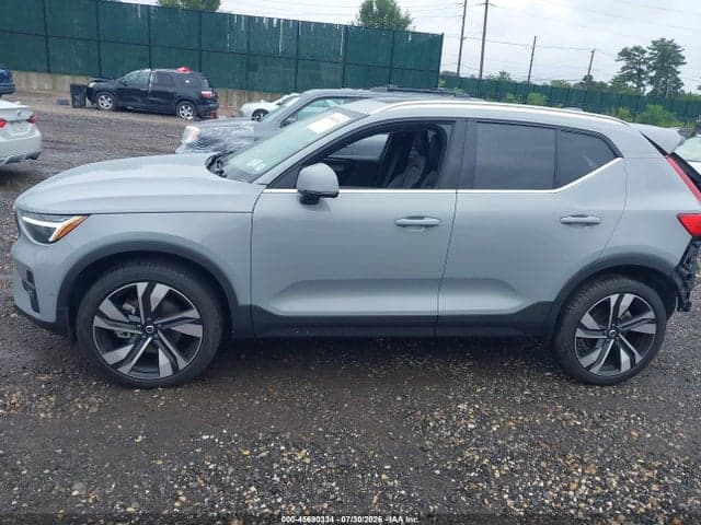 2025 VOLVO XC40 B5 ULTRA BRIGHT THEME 14