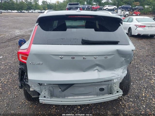 2025 VOLVO XC40 B5 ULTRA BRIGHT THEME 16