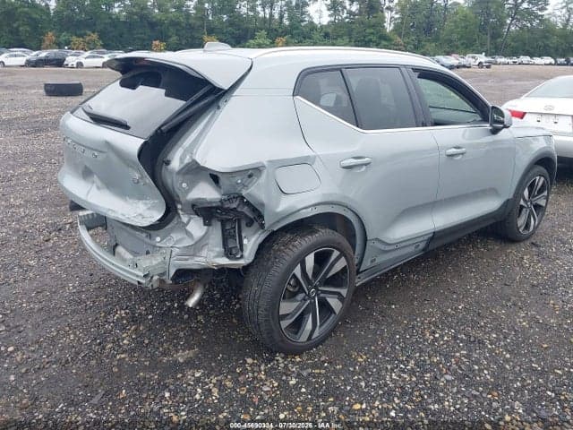 2025 VOLVO XC40 B5 ULTRA BRIGHT THEME 4