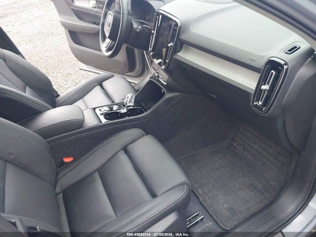 2025 VOLVO XC40 B5 ULTRA BRIGHT THEME 5