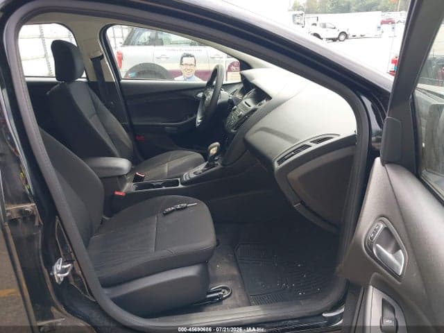 2017 FORD FOCUS SE 5