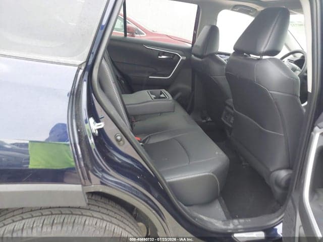 2025 TOYOTA RAV4 XLE PREMIUM 8
