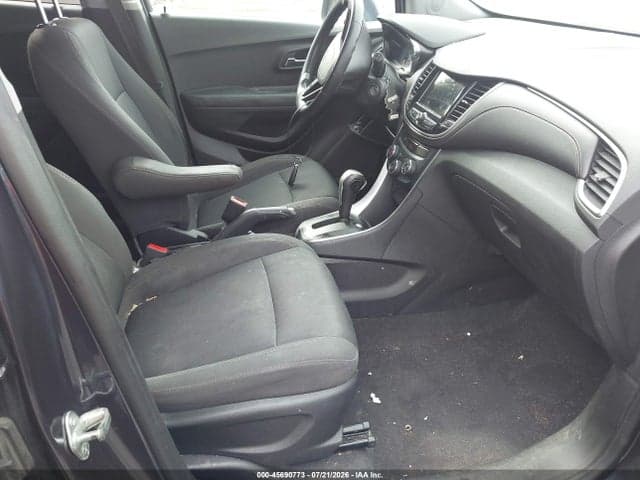 2019 CHEVROLET TRAX LT 5