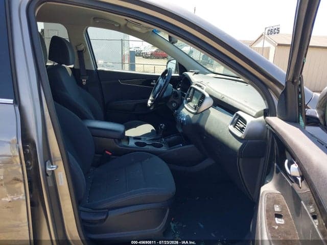 2017 KIA SORENTO 2.4L LX 5