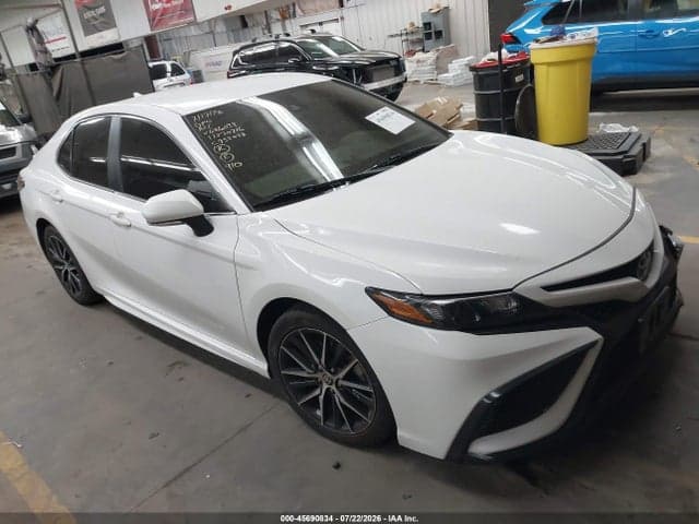2022 TOYOTA CAMRY SE 1